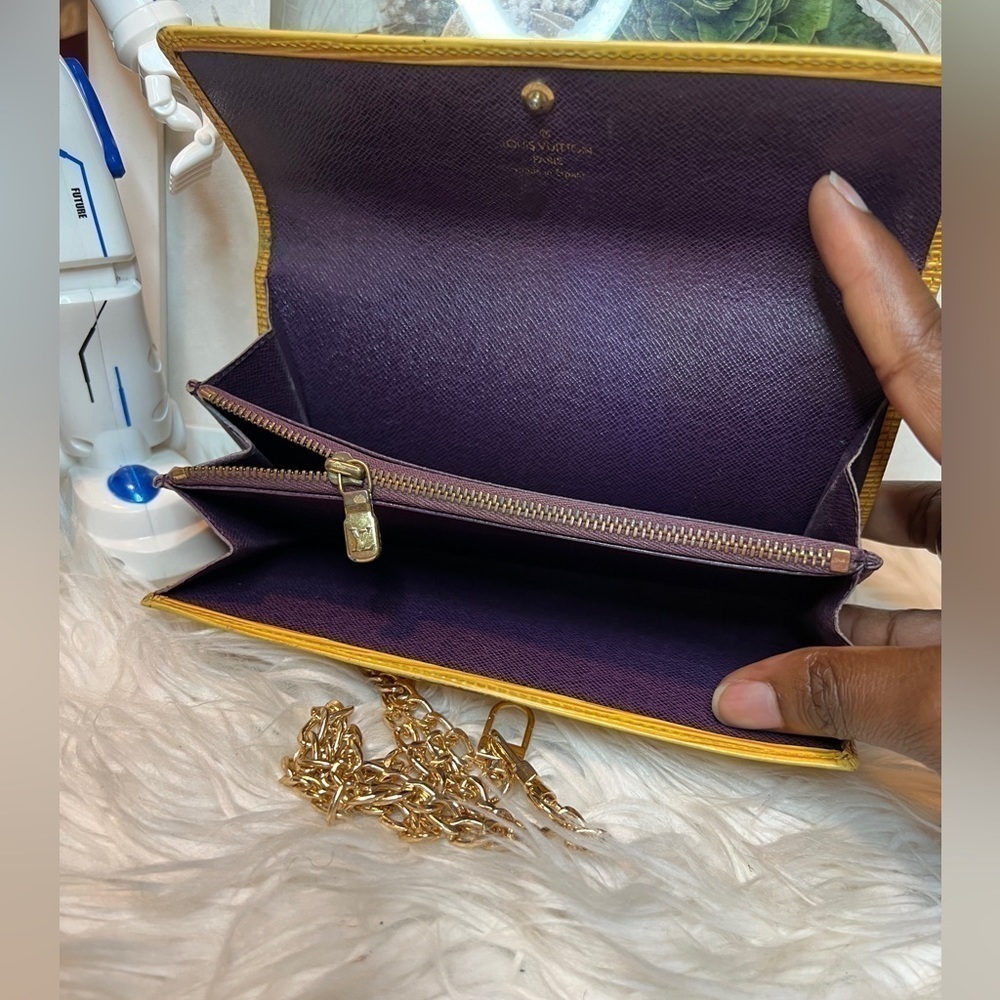Authentic Louis Vuitton Epi Sarah yellow wallet with Purple interior - Picture 3 of 14